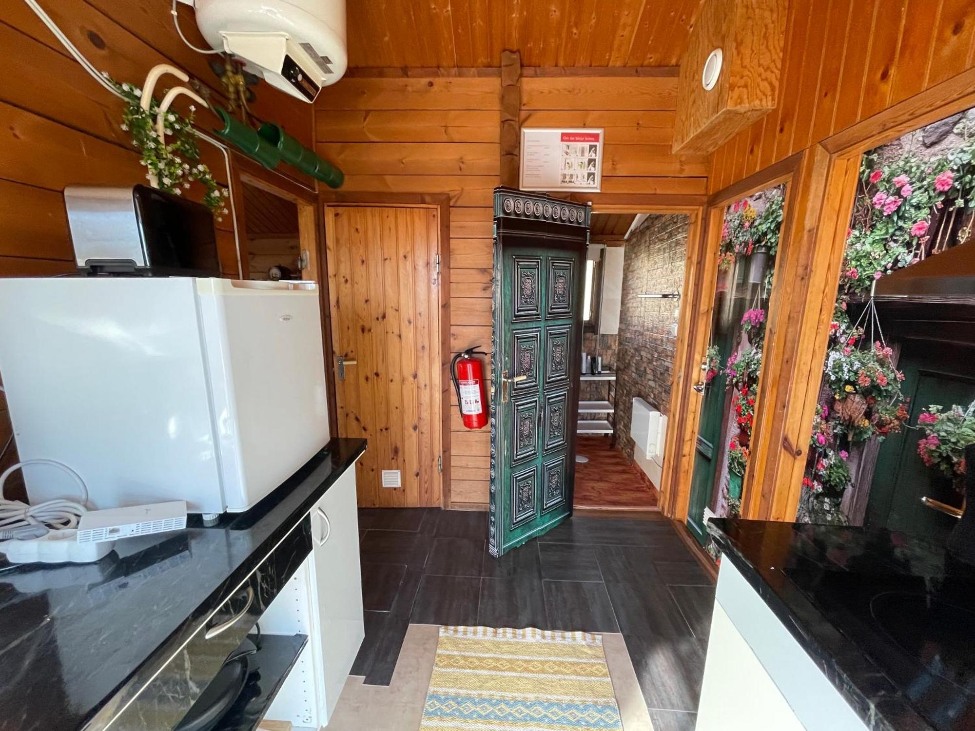 Three Rooms Stuga I Stugby Near National Park Undenäs Εξωτερικό φωτογραφία